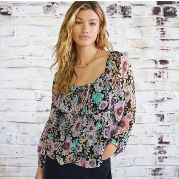 ✨ Anthropologie Floral Smocked Blouse Sz M - Picture 2 of 4